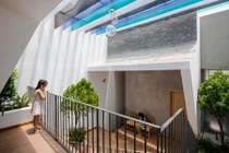 Nhà mái cong sâu hun hút ở Bình Dương khiên báo ngoại "sốc"