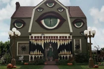 Ngắm ngôi nhà Halloween độc đáo của nghệ sỹ trẻ