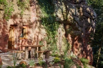 Cận cảnh ngôi nhà độc đáo, hoành tráng trong hang sâu