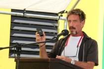 Cuộc sống thăng trầm của ông trùm diệt virus chạy đua vào Nhà Trắng