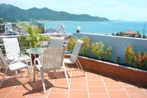 Loạt vật liệu vừa đẹp vừa tiết kiệm để lát sàn sân thượng