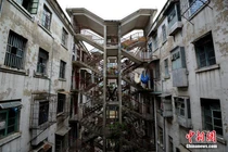 Phong cách cầu thang kỳ lạ ở Trung Quốc