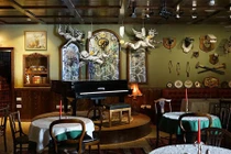 Rùng mình trang trí kì dị trong khách sạn có view tồi tệ nhất 