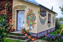 Đẹp mê ly nhà bích họa tranh hoa sơn dầu rực rỡ