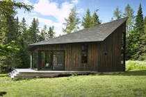 Nhà vườn 2 tầng bằng gỗ siêu chất giữa rừng thông