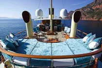 Soi du thuyền siêu sang "mẹ đẻ" Harry Potter đang bán gấp 