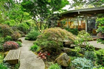 Những mẫu thiết kế lối đi sân vườn thịnh hành nhất 2018