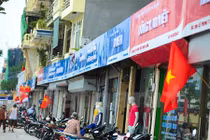 Đồng phục biển quảng cáo: "Quá dị thường và bất hợp lý!"