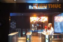 Lotte vắng vẻ sau sự cố thang máy rơi tự do