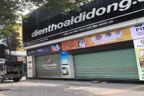 Nhật Cường mobile đóng cửa... khách lo mất hàng, mất bảo hành