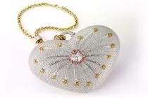 Những mẫu túi xách kim cương xa xỉ mê hoặc quý bà