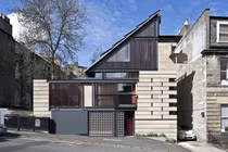 Bên trong ngôi nhà lệch tầng đẹp nhất nước Anh có gì độc?