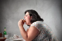 7 thói quen hàng ngày khiến bạn tăng cân không kiểm soát 