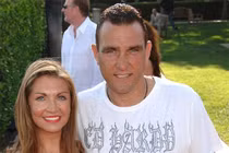 Cuộc chiến chống ung thư của vợ chồng cựu sao Chelsea