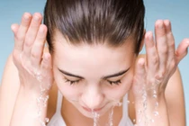 10 thói quen buổi tối gây hại cho da