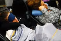 9 loại đồ ăn giúp bạn không bị say máy bay