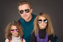 Không thể nhịn cười bộ ảnh cha con cực ngầu