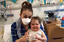 Xúc động thỉnh cầu của cậu bé mắc bệnh hiếm gặp