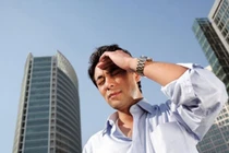 7 triệu chứng đột quỵ chết người do nắng nóng cần biết