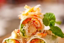 Phở cuốn ghẹ - hương vị biển cho ngày đầu tuần hứng khởi