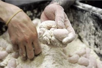 La liệt món ăn từ tinh hoàn trong lễ hội Mỹ