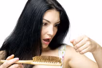 6 nguyên nhân rụng tóc khó tin ở những người trẻ tuổi