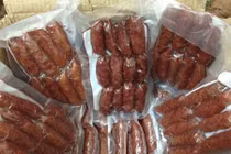 Những đặc sản ngoại góp mặt trên mâm cỗ Tết Việt