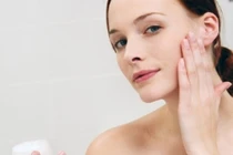 9 việc cần làm để thu nhỏ lỗ chân lông 