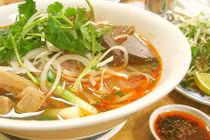 4 món Huế hấp dẫn ngày đông Hà Nội