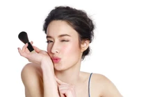 Mẹo trang điểm đến phòng tập không lo mụn