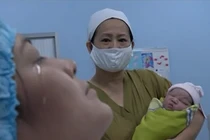 Nghẹn ngào cảnh chia lìa sinh tử của người mẹ ung thư