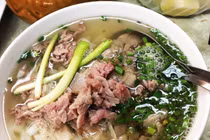 Tour ẩm thực từ sáng đến tối quanh phố Nguyễn Hữu Huân