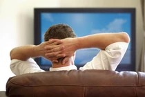 6 bí quyết giúp bạn không mỏi mắt khi xem ti vi