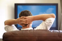 6 bí quyết giúp bạn không mỏi mắt khi xem ti vi