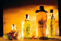 Những loại tinh dầu dưỡng da mụn, da nhờn cực tốt