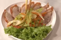 Trổ tài làm gỏi vịt quay giòn, ngon khó cưỡng