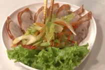 Trổ tài làm gỏi vịt quay giòn, ngon khó cưỡng