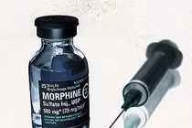 Bắt giữ y tá đánh tráo morphine bằng nước