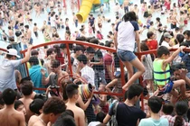 Chen nhau ở công viên nước, dễ mắc nhiều bệnh hãi hùng