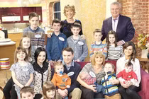 Hình ảnh gây chóng mặt về gia đình 18 đứa con lít nhít