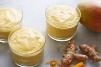 3 công thức làm sinh tố nghệ ngon tuyệt, đẹp da