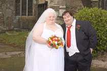 Ảnh ngộ nghĩnh về cặp vợ chồng béo nhất nước Anh