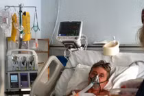 Rơi xuống vách đá, được cứu sống nhờ đăng ảnh lên Facebook