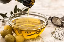 Bí quyết dưỡng da tay không bao giờ khô nẻ mùa đông