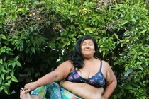 Ảnh sốc cô gái béo phì tập những động tác yoga cực khó