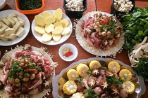 Lẩu gà dấm bỗng đượm vị cho ngày chớm lạnh