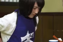 Video: Gái xinh kute lập kỷ lục ăn hết 300 bát mì chỉ trong 17 phút