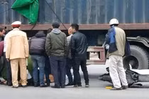 Video: Chuyện gì đã xảy ra vụ đôi nam nữ đi SH bị container cán