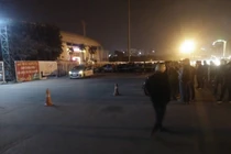 Ảnh nóng hiện trường tài xế taxi bị cứa cổ trước cửa SVĐ Mỹ Đình