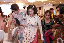 Video: Mai Phương tươi cười rạng rỡ tại buổi ra mắt phim